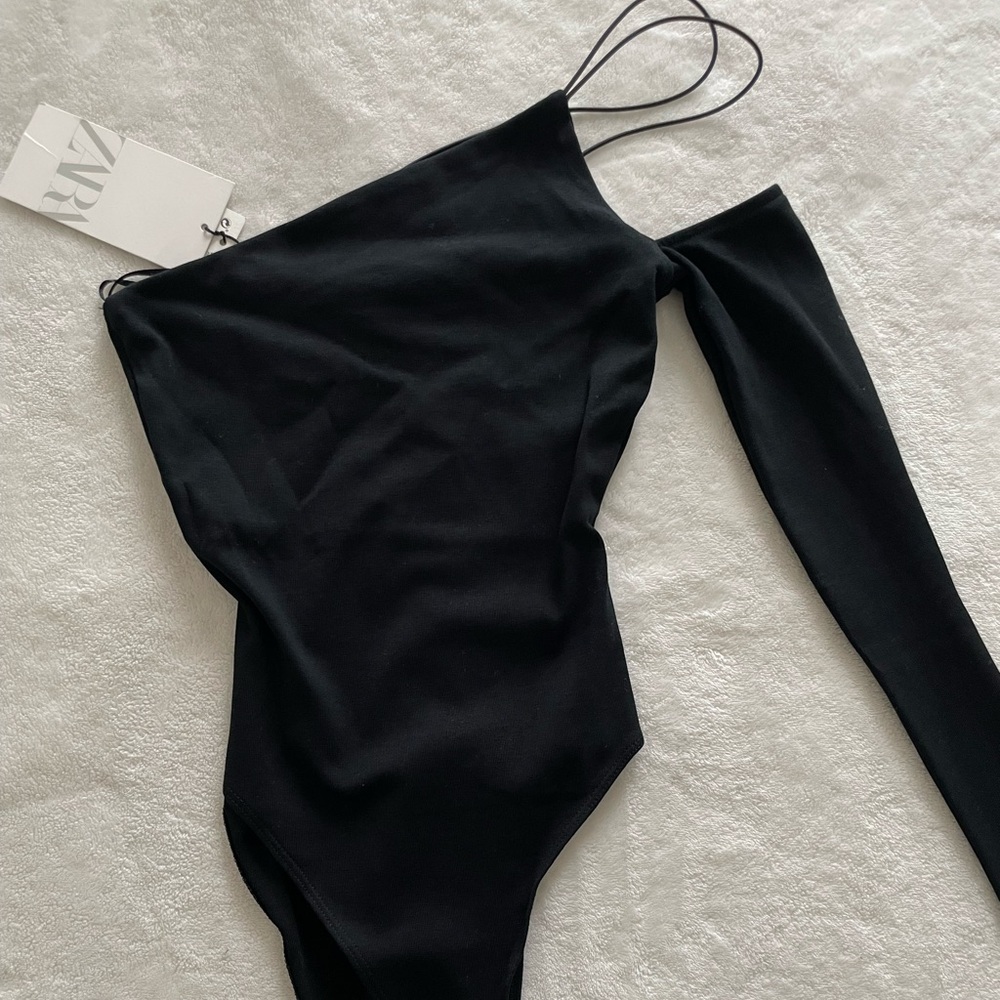 ZARA Asymmetric Bodysuit 🖤